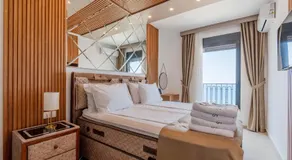 Skyline Apartments - Image 2