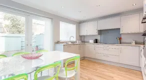 Reel Time - Beautiful Townhouse a Stone's Throw from Poole Quay - Image 3