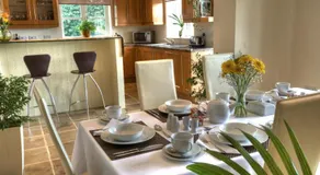 Sunset House Bed and Breakfast - Image 2