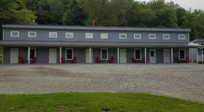 Sunset Cottage Motel - Image 3