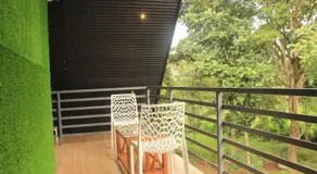 2BHK Homestay at Vagamon with Pool, Campfire and BBQ- Oakwood Oasis - Image 2