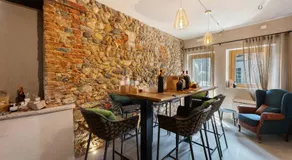 Decanter House - Image 4