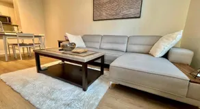 Miracle Mile Apartments - Image 4