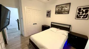 Spacious 3 bedroom influencer house in Houston - Image 2