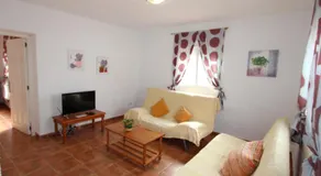 Casa familiar cerca del mar con piscina privada, WiFi, aire acondicionado, admiten mascotas - ES-184-47 - Image 2