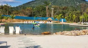 Elegante apartamento discreto, con playa y piscina - Image 5