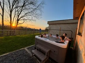 Résidence-Supérieure-Salle de bain privée-Vue sur la campagne-Inc Hot Tub - Image 4