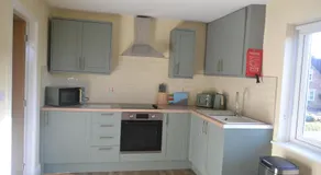 Royal Oak Apartment - Image 5