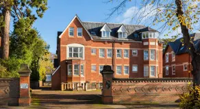 Modern 2-Bedroom Apartments with Free Parking in Leamington Spa - Image 4