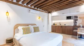 HolidaysInParis - Bourg Tibourg - Image 2