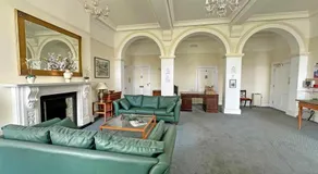 Devington Mansion House Apartment - Image 2
