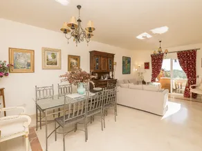 Voll ausgestattete großzügige Ferienwohnung mit Pool, Garten und Terrasse - Image 4