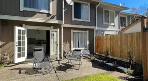 4B TH in Kirkland Woodinville Prime Location - Image 5