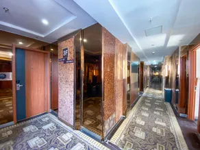 Ease Hotel - Shanghai Wild Animal Park Huinan Subway Station - Image 3