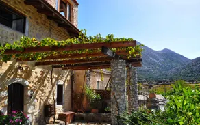 Tranditional VILLA ASKYFOY - Image 3