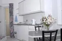 Sunshine Apartments - Image 5