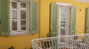 TINY ROOM - Image 4