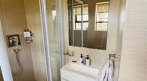 The Basement Suite By Ezey Tours - Image 2