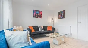 New! Sleeps 6-Free Parking-Long stays-Contractors - Image 3