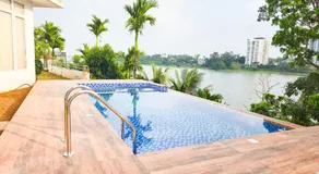 Rosy Villa - Riverside Stay with Pool & View - Image 2