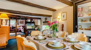 4 Bed in Burwash Common oc-b34866 - Image 3
