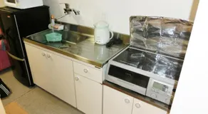 BK Hotel & Weekly - Image 3