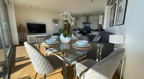 Bright Ocean Village Apartment - Image 5