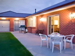All Seasons Port Elliot Holiday House - Image 5