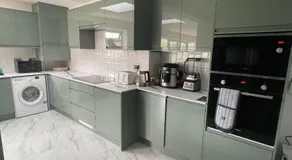 Rooms in Luxury 6 Bedroom House - Image 2