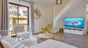 The Nook - Cosy coastal retreat near Sandbanks - Image 2