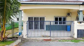 COZY RIZQY - Spacious & Budget-Friendly 3R2B Homestay - Image 5