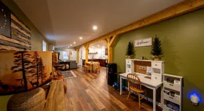 The Little Cabin on Old Main Rd - Image 2