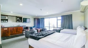 Aotea Motor Lodge - Image 2