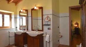 ANTICA CORTE AL MOLINO di Roberto Mazzi Winery- Adults Only - Image 2