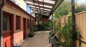 CROWN CBD Hotel - Oil Friendly Price - Image 4