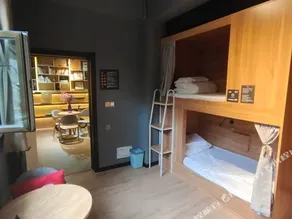 Sheng 45 Youth Hotel - Image 1
