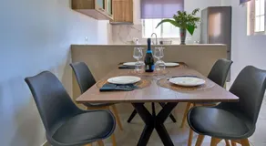 Villa Escapes By The Beach - Image 4