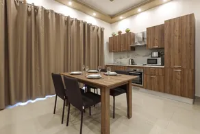 Elegant Seafront Duplex with Stunning Panoramic Views - Image 3