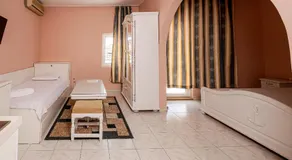 Family Hotel Paros 2 - Image 2