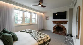 Camden Hotel Suites - Image 4