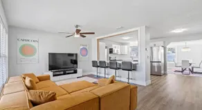 Palms Retreat in Central Largo - mins to the Sand! - Image 2