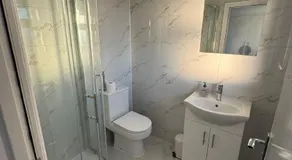 Near Heathrow - Studio - WiFi - Parking - Sleeps 2 - Image 5