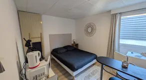 AirBnBri' Chambre à Louer RDC Maison - Image 2