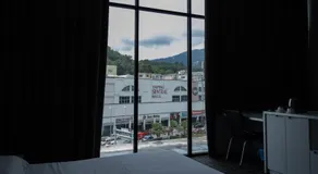 Beverly Hotel - Image 2