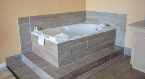 The Crossroads Hotel and Suites Irving - Image 4