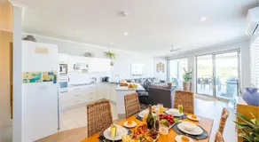 Birubi First Wave, 45a Ocean Ave - pet friendly, waterfront, waterviews, air con, Wi-Fi - Image 5