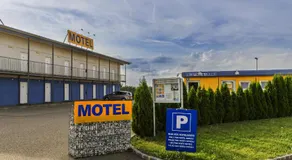 Tour-Motel - Image 2