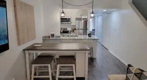 Modern Luxury Condo - Near UF, Shands & Celebration Pointe - Image 5