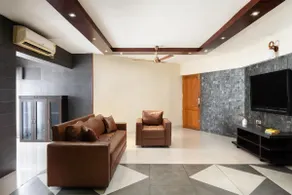 Charming Apartment In Kochi | Marine Drive - Image 3