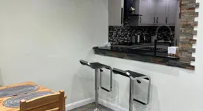 Charming Aldershot Home - Free Parking - Image 4